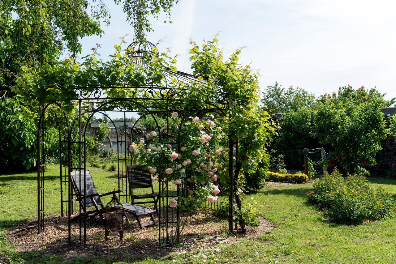 Villa Chanelle Les Rosiers-sur-Loire ภายนอก รูปภาพ